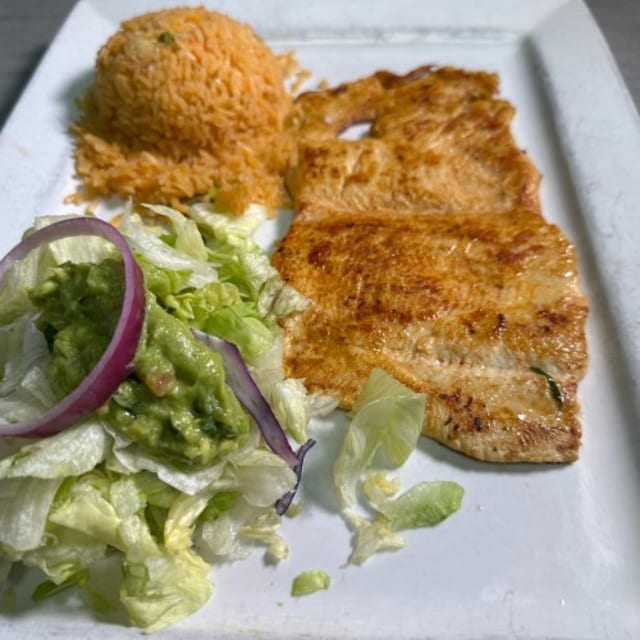Filete Huachinango a La Veracurzana.